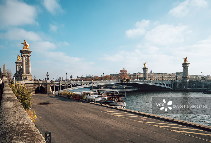 法国巴黎亚历山大三世桥图片素材