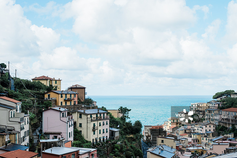 从意大利里奥马焦雷眺望大海图片素材