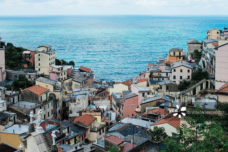 从意大利里奥马焦雷眺望大海图片素材