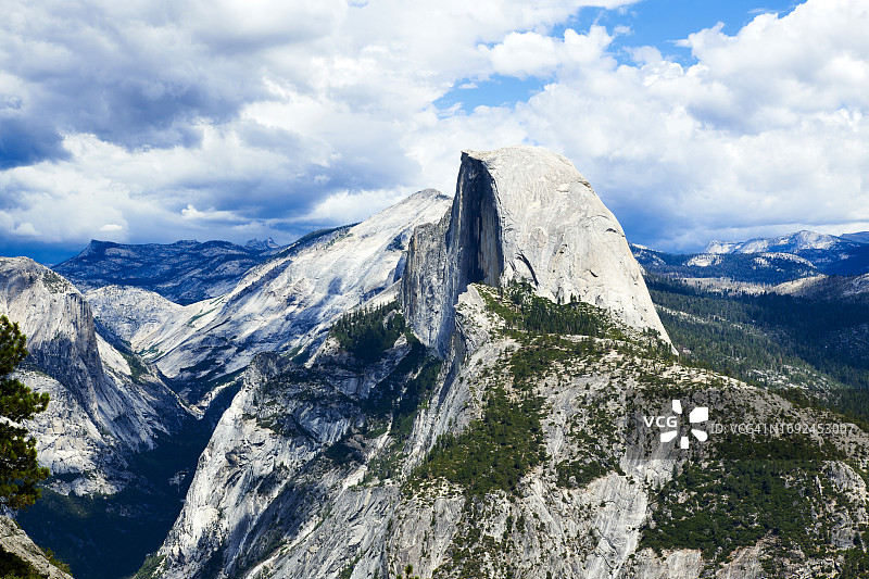 美国加利福尼亚州优胜美地国家公园冰川点图片素材