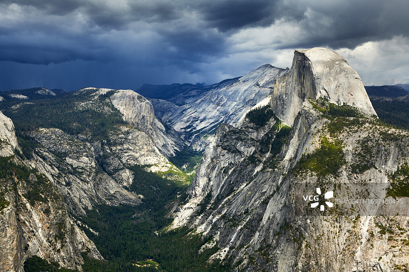 美国加利福尼亚州优胜美地国家公园冰川点图片素材