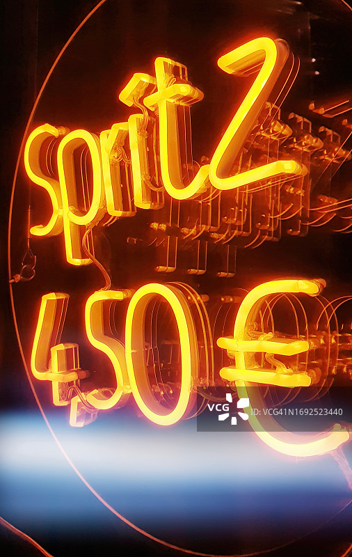 鸡尾酒霓虹灯标志图片素材