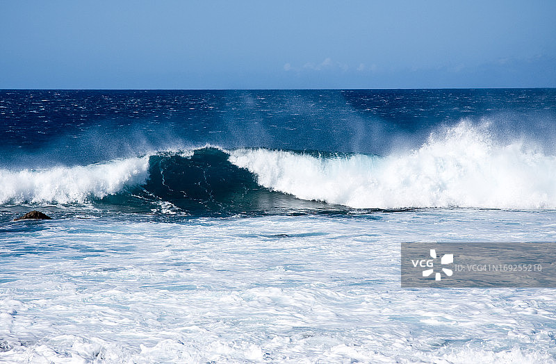 夏威夷海岸的惊涛拍岸图片素材