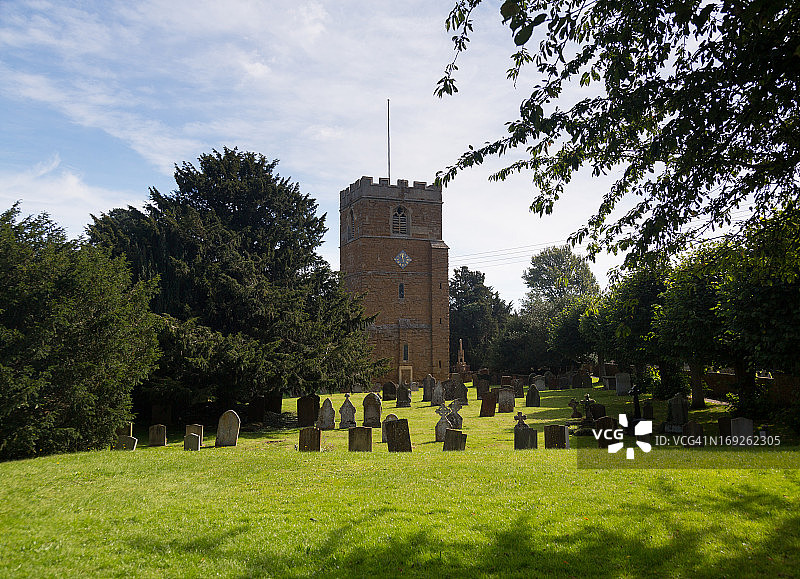 伊尔明顿的旧科茨沃尔德石头教堂图片素材