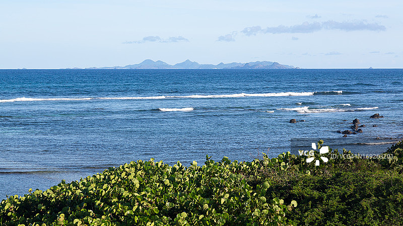 恩布舒尔湾与圣巴特岛景观图片素材