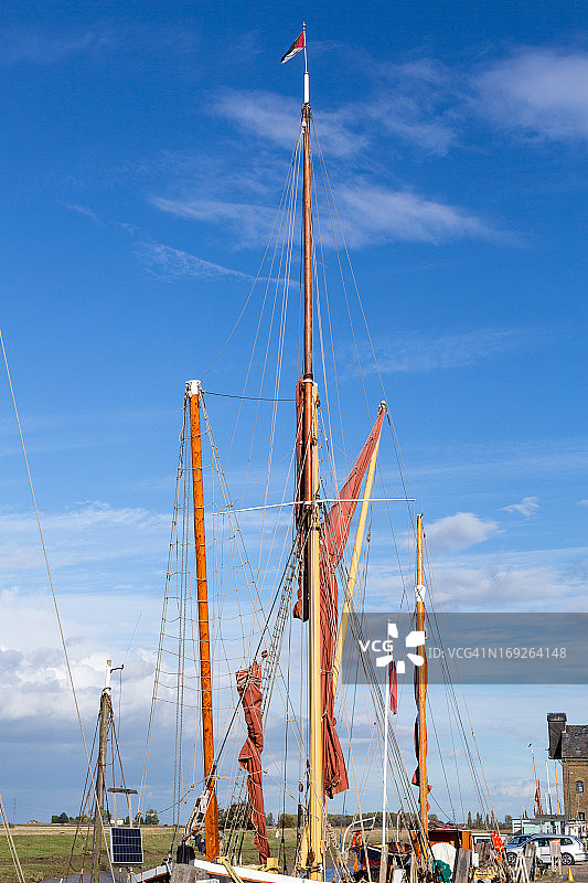 肯特郡法弗舍姆的老式泰晤士河驳船图片素材