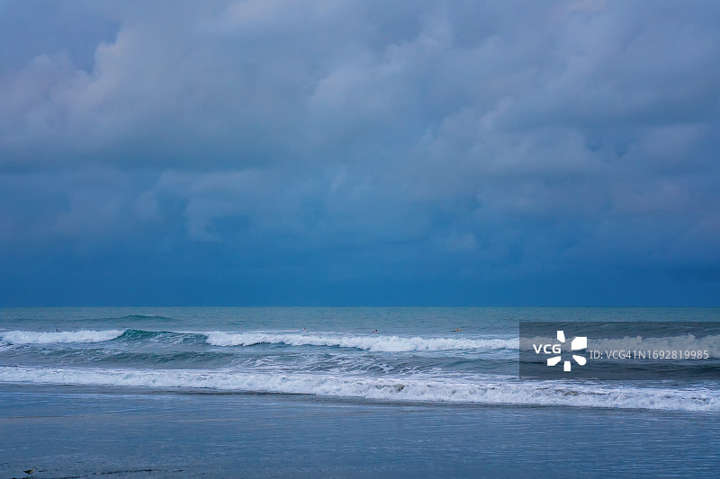 热带海滩风暴天气图片素材