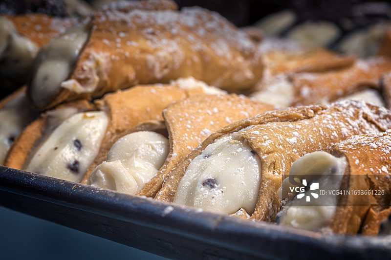 小意大利圣热内罗节：西西里奶酪卷特写图片素材