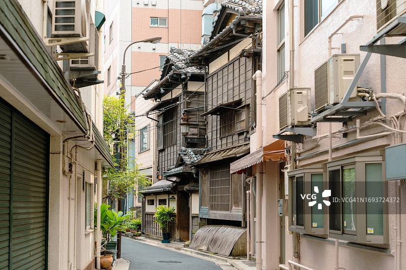 东京不同风格的建筑巷道图片素材