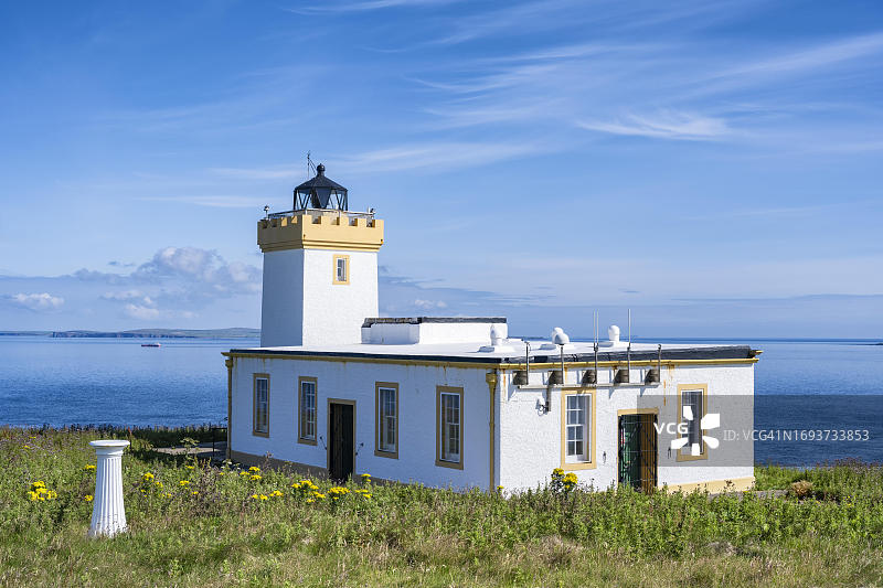 英国苏格兰凯斯内斯郡的邓肯斯比角灯塔图片素材