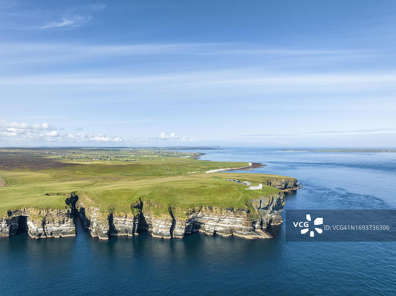 苏格兰凯思内斯郡邓肯斯比角灯塔海岸景观航拍图片素材
