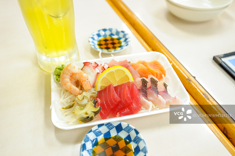 冲绳岛座间味村牧志公设市场的新鲜海鲜图片素材