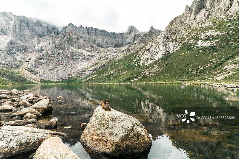 中国莲宝叶则的神秘魔幻景观图片素材