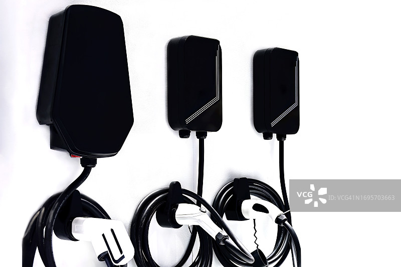 电动汽车充电站和电源减少汽油消耗图片素材