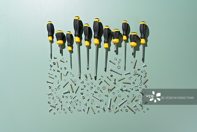 各种螺丝刀和螺丝组合图片素材