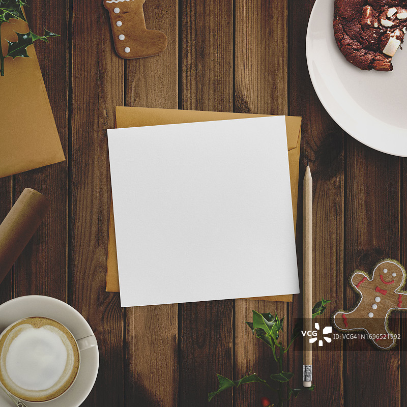 写给圣诞老人的信与姜饼图片素材