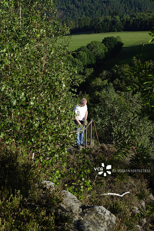 夏末的易北砂岩山脉，从齐尔克斯坦眺望，德国萨克森图片素材