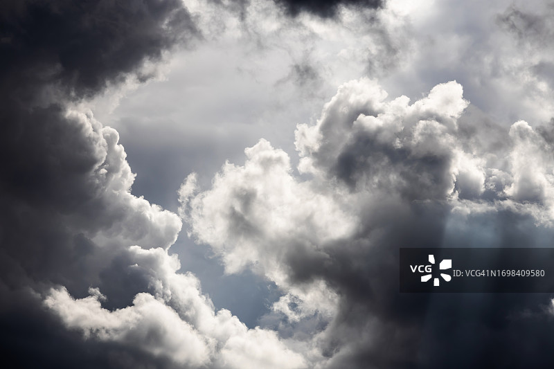 天空中的壮丽云洞图片素材