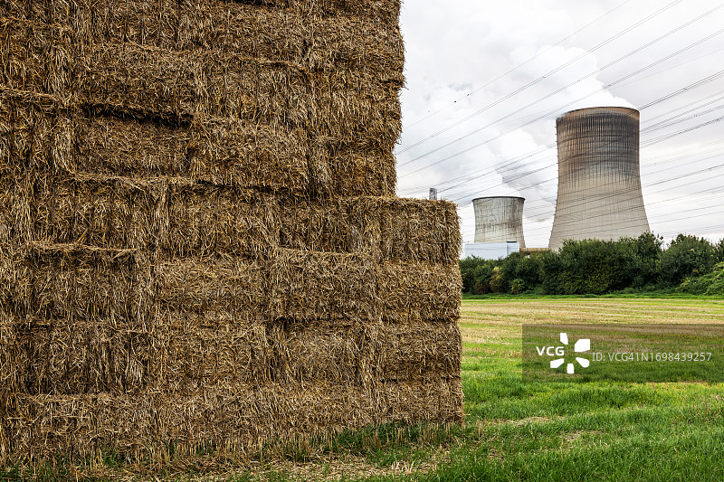 北莱茵-威斯特法伦州 Niederaussem 电站前的稻草（德国）图片素材