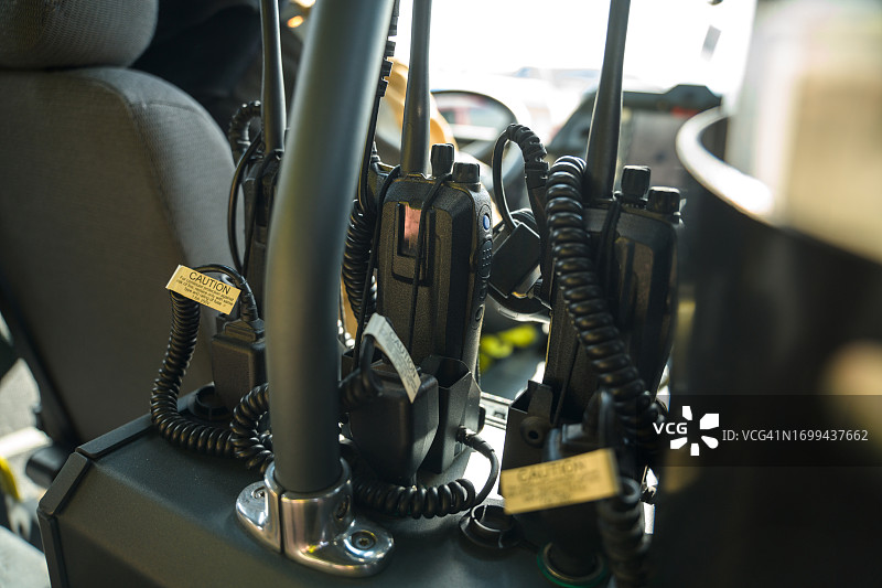 消防车内的CB电台图片素材