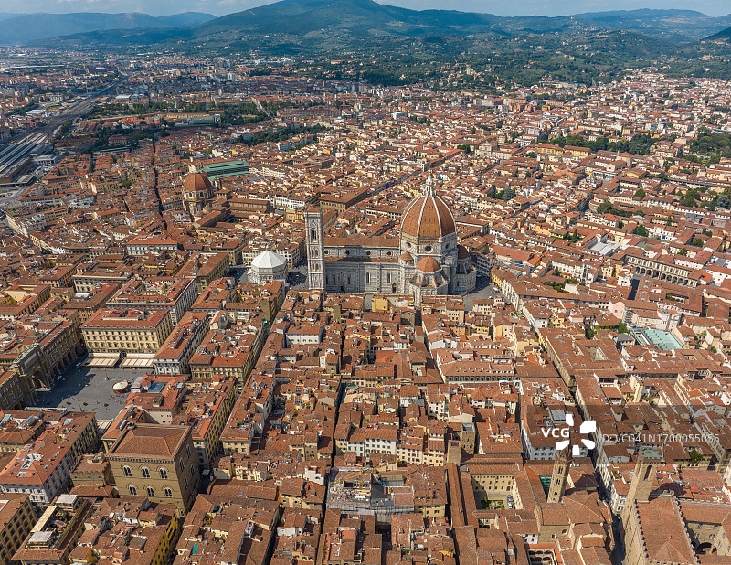 意大利托斯卡纳佛罗伦萨圣母百花大教堂鸟瞰图图片素材