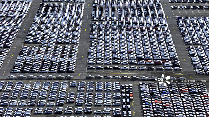 汽车工业园区的航拍停车场图片素材