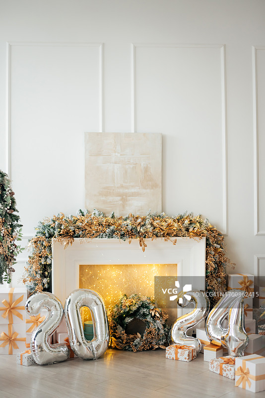 2024年大型银色球体新年圣诞家居装饰波西米亚风图片素材