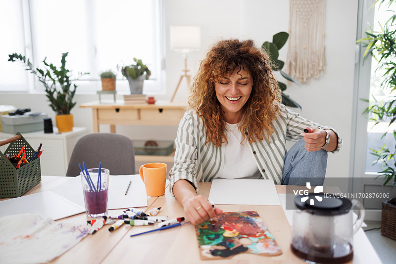 本土创意：蛋彩画艺术图片素材