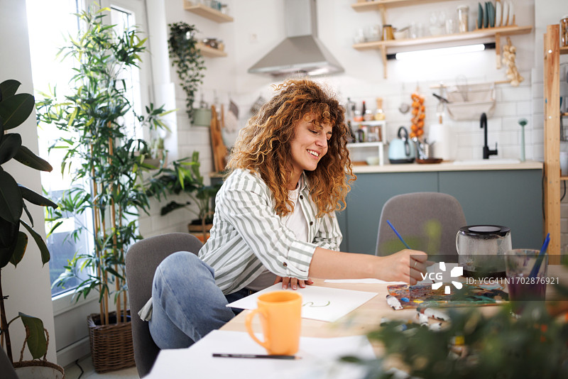 本土创意：蛋彩画艺术图片素材