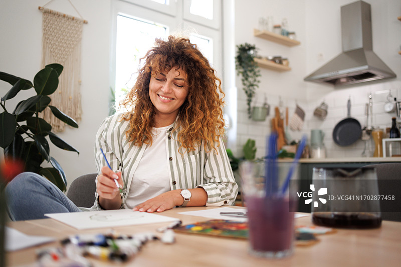 温馨的家居艺术：蛋彩画图片素材