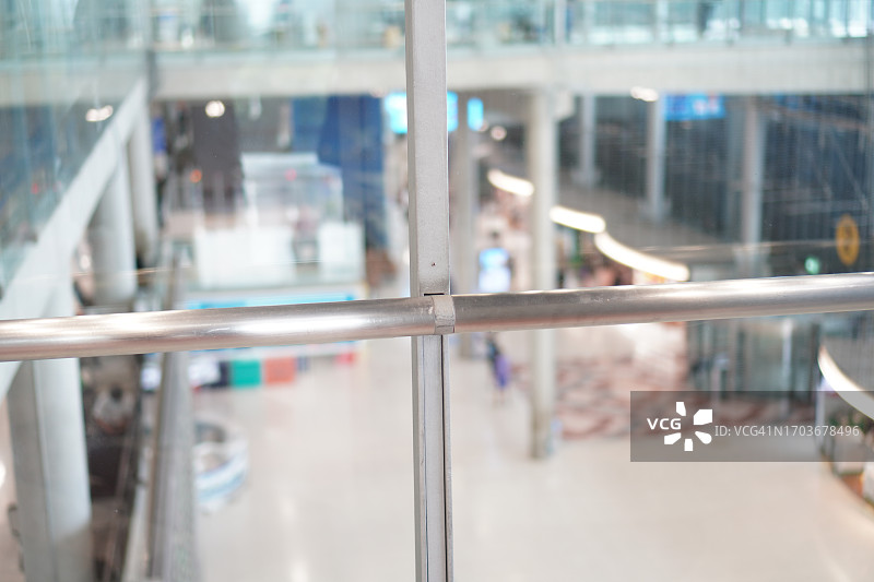 不锈钢栏杆，清晰的镜面材质图片素材