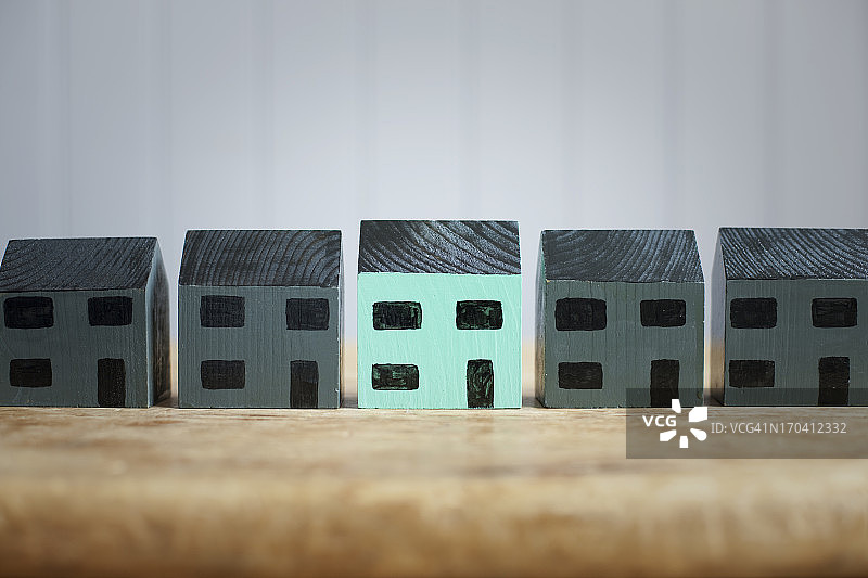 柜台上的模型屋图片素材