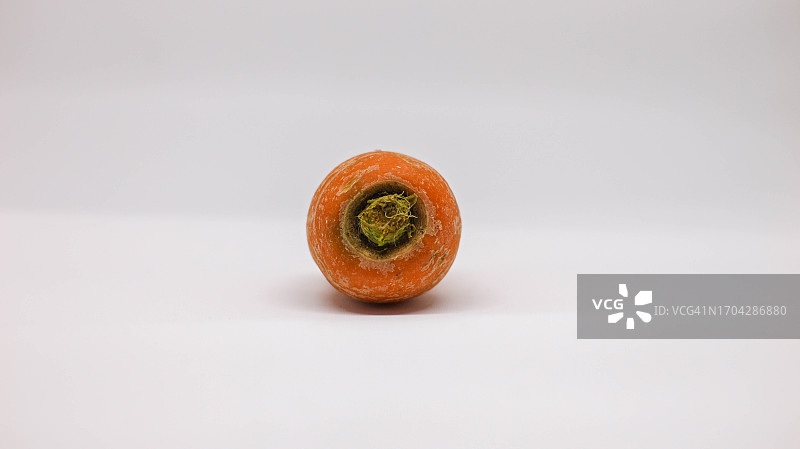 白色背景上的胡萝卜图片素材