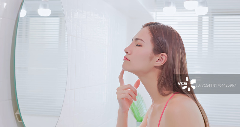 女人皮肤状况不好图片素材