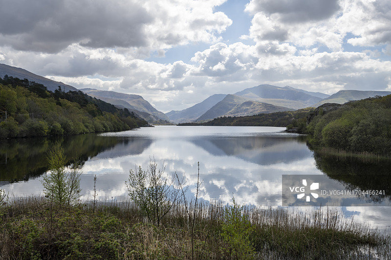 威尔士斯诺多尼亚国家公园 Llyn Padarn 的壮丽景色图片素材