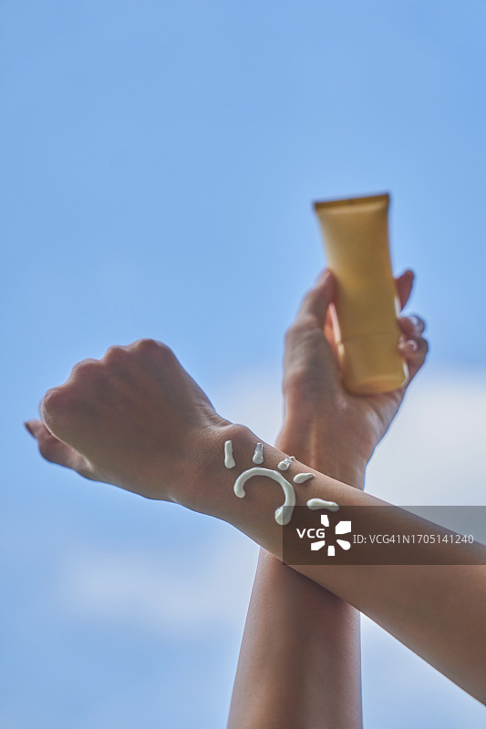 韩国防晒霜比基尼图片素材