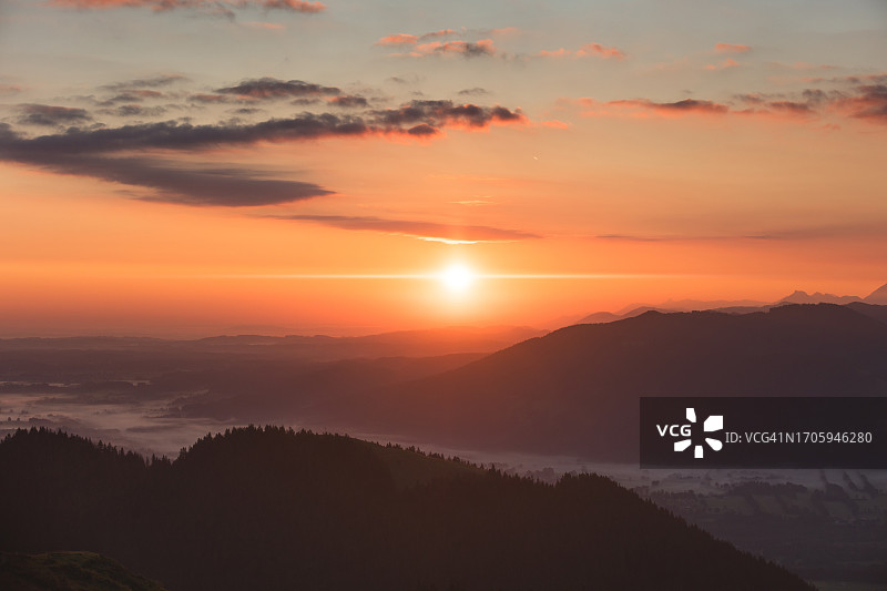 山上的日落图片素材