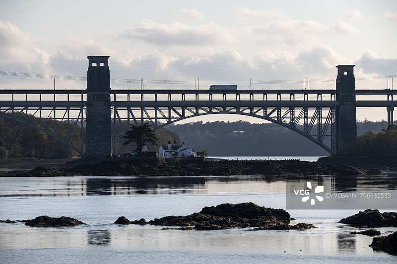 英国威尔士梅奈海峡不列颠尼亚桥图片素材