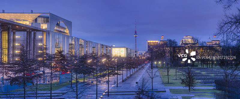 柏林全景：德国联邦总理府、通讯塔和联邦议会图片素材