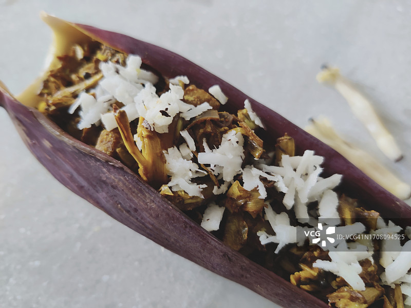 家庭烹饪的香蕉花椰丝，喀拉拉邦菜肴图片素材
