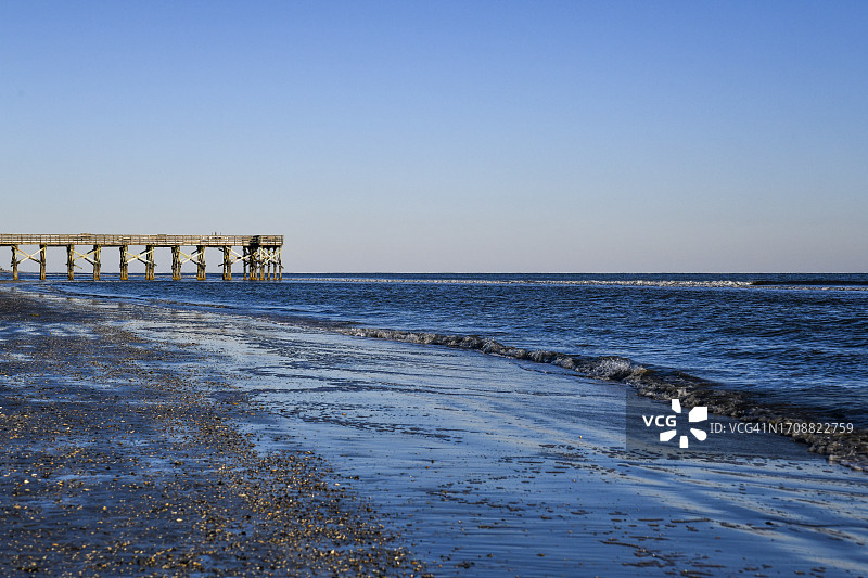 棕榈岛海滩和码头图片素材