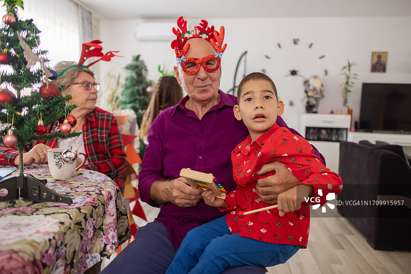 爷爷的爱与音乐图片素材