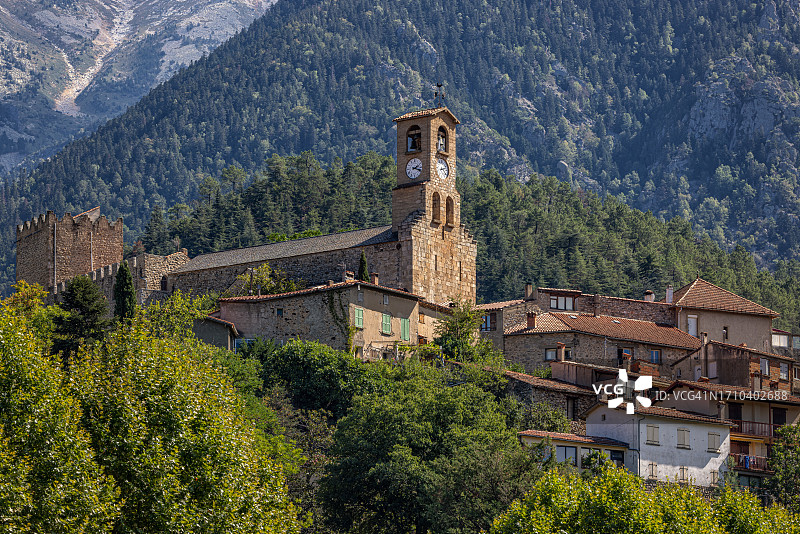 法国韦尔内莱班田园山村图片素材