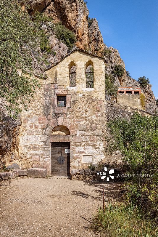 比利牛斯山脉的“圣母玛利亚”教堂，法国奥克西塔尼图片素材