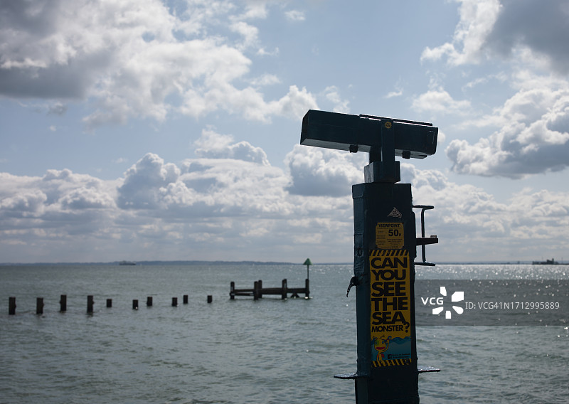 望远镜和防波堤，滨海绍森德图片素材