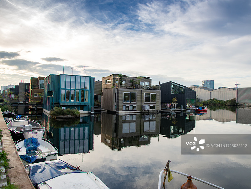 阿姆斯特丹北部地区的水上房屋图片素材