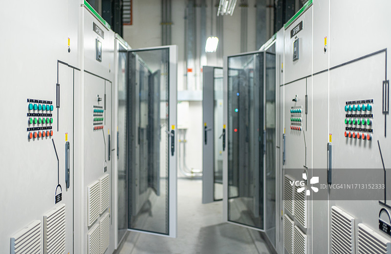 开关柜室的配电开关面板图片素材