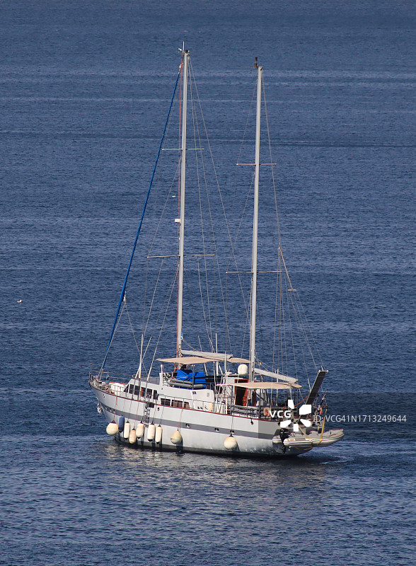 停靠在希腊萨洛尼卡港附近的游艇图片素材