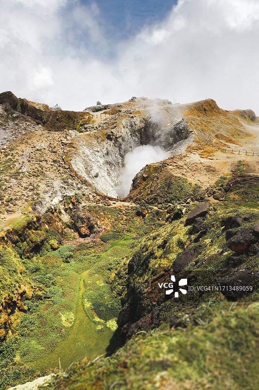 法国瓜德罗普的拉苏弗里耶尔火山图片素材