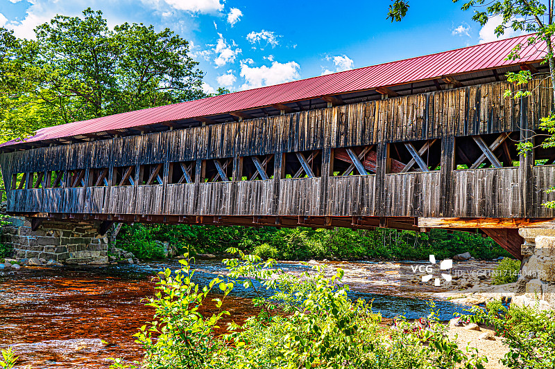 怀特山脉的廊桥图片素材